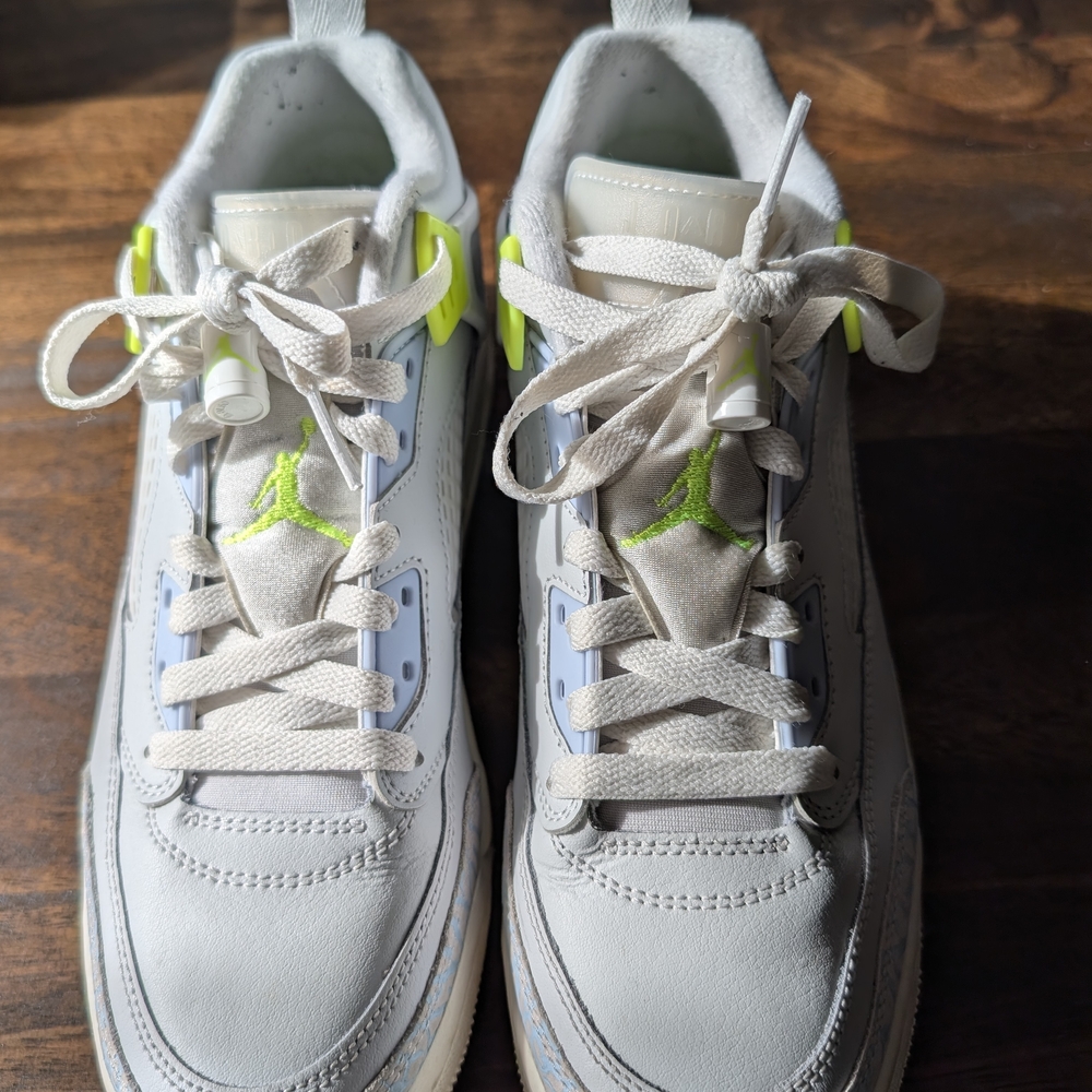 Jordan Spizike Low "Photon Dust"
